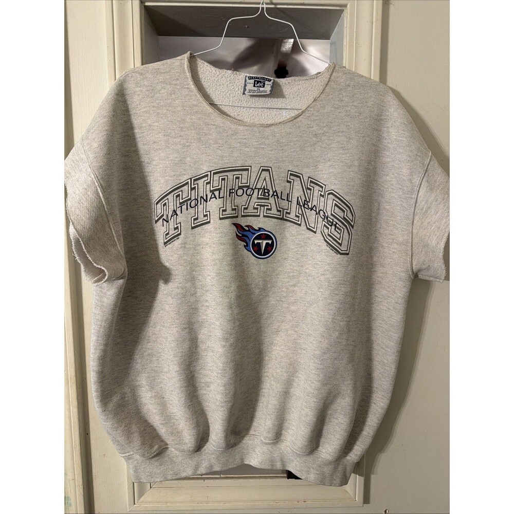Beautiful 90’s vintage Grey Lee Tennessee titans Football crewneck sweatshirt